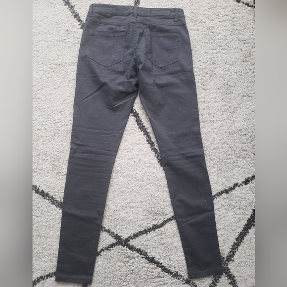 ONLY gray pants size S. - Picture 2 of 6